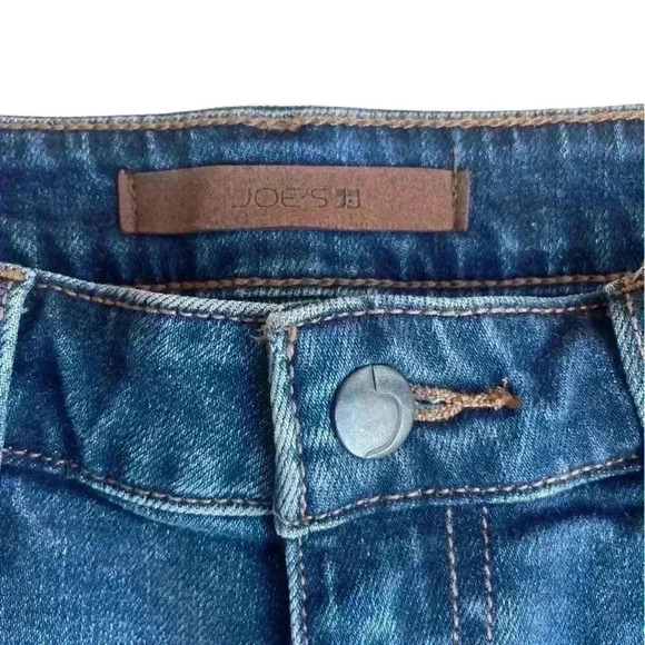 Joe’s women’s denim Jean shorts side slit high low sz 26 in used condition - Picture 4 of 9